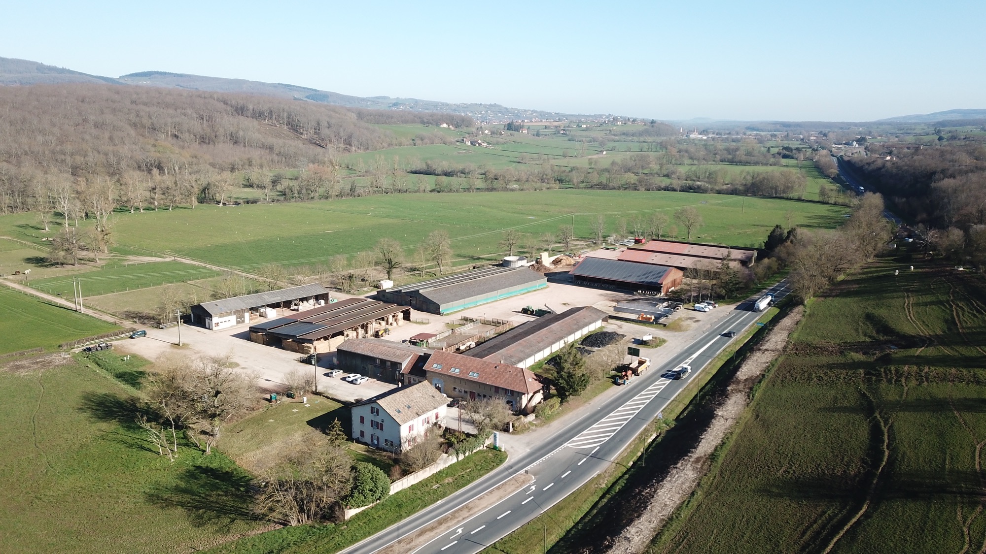 Vue aérienne de la ferme de Jalogny